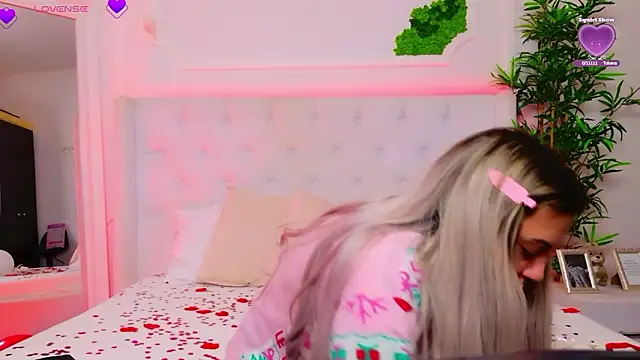 AriannaSins online show from February 2026 01:22:01 PM