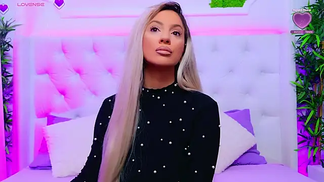 AriannaSins online show from December 2025 01:49:01 PM