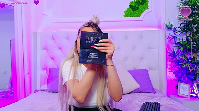 AriannaSins online show from March 2026 01:27:02 PM