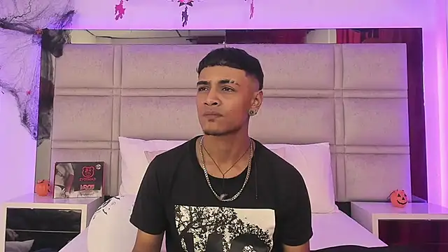 SweetAndSinful online show from November 2025 04:30:01 AM