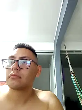 Snapshot of DariusNoir chatting on October 2025 01:18:01 AM DariusNoir online show from October 2025 01:18:01 AM