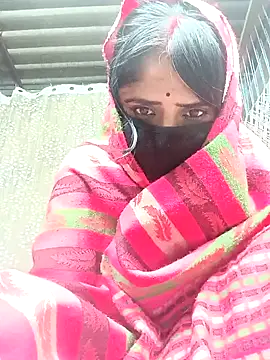 Snapshot of Rajni_chauhan chatting on November 2025 07:07:01 PM Rajni chauhan online show from November 2025 07:07:01 PM