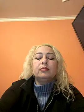 LunaStar3355 online show from October 2025 07:05:01 PM