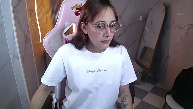 Scarlet 2b  online show from October 2025 03:04:01 AM