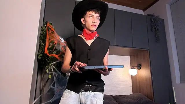 Tiam muller online show from October 2025 03:58:01 AM