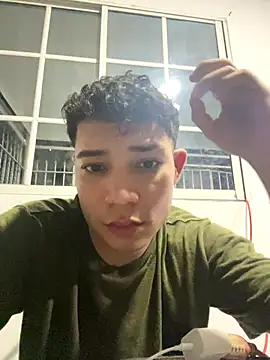 Snapshot of Yeyei77 chatting on October 2025 06:44:01 AM Yeyei77 online show from October 2025 06:44:01 AM