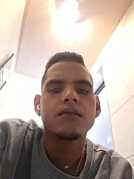 Daiberrubio online show from April 2026 06:03:02 PM