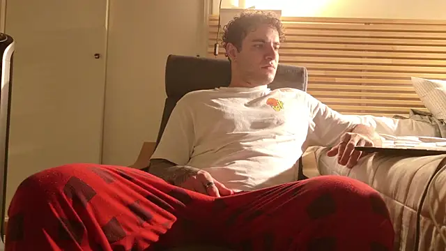 KevinWolf777 online show from December 2025 01:39:01 AM