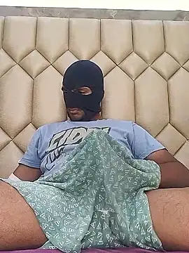 Mysterious Prince online show from December 2025 06:01:02 AM