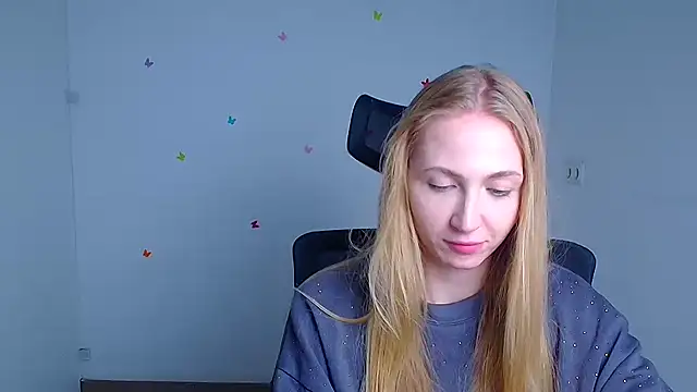 Snapshot of Emma_Moonlightt chatting on October 2025 11:42:01 AM Emma Moonlightt online show from October 2025 11:42:01 AM
