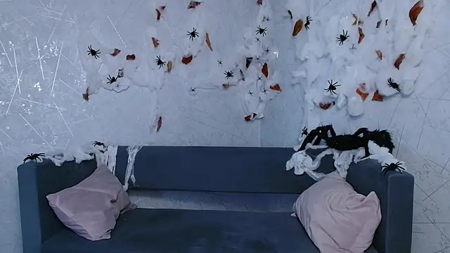 evaa here  online show from October 2025 07:17:02 AM