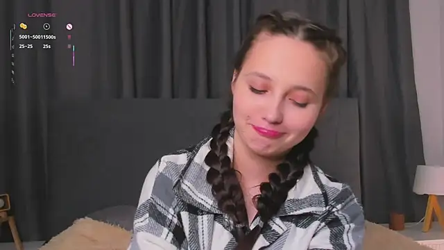 NadiaGnegy online show from October 2025 01:22:02 PM