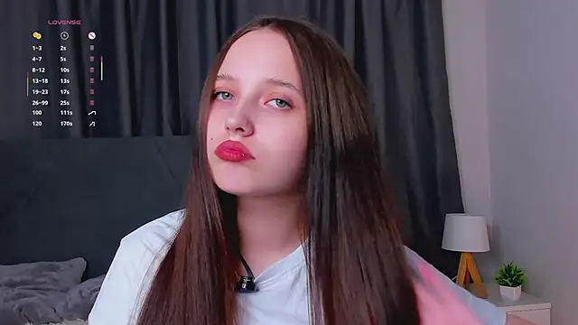 NadiaGnegy online show from October 2025 01:10:01 PM