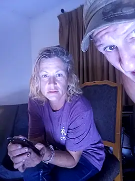 Snapshot of blostacks chatting on October 2025 12:08:02 AM blostacks online show from October 2025 12:08:02 AM