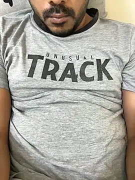 Handsome8677 online show from December 2025 07:37:02 PM