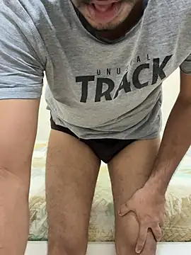 Snapshot of Handsome8677 chatting on February 2026 08:24:02 AM Handsome8677 online show from February 2026 08:24:02 AM