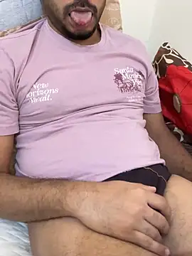 Snapshot of Handsome8677 chatting on April 2026 07:04:02 AM Handsome8677 online show from April 2026 07:04:02 AM