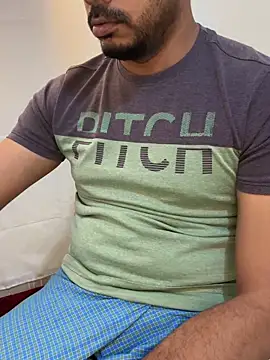Handsome8677 online show from April 2026 11:27:01 AM