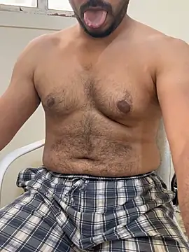 Handsome8677 online show from May 2026 10:18:01 AM