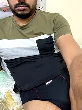 Snapshot of Handsome8677 chatting on December 2025 11:21:02 AM Handsome8677 online show from December 2025 11:21:02 AM