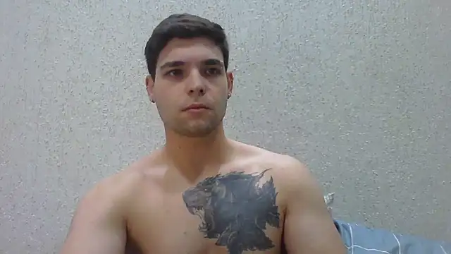 Snapshot of Zure-xxx chatting on June 2026 12:32:01 AM Zure-xxx online show from June 2026 12:32:01 AM
