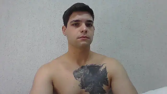Snapshot of Zure-xxx chatting on June 2026 12:12:01 AM Zure-xxx online show from June 2026 12:12:01 AM