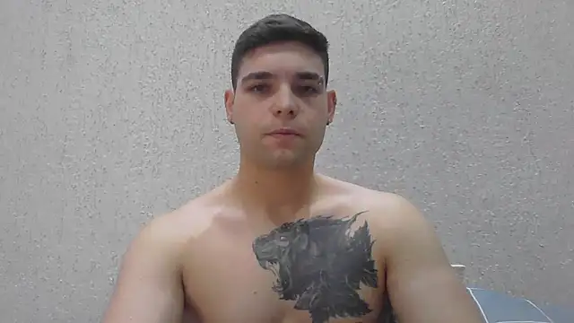 Snapshot of Zure-xxx chatting on June 2026 09:25:02 PM Zure-xxx online show from June 2026 09:25:02 PM