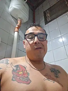 Rueditasss online show from December 2025 03:33:02 AM