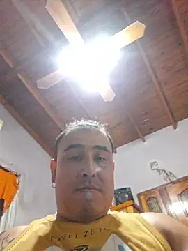 Rueditasss online show from February 2026 02:32:02 AM