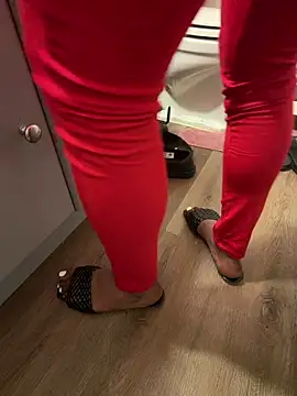 sissy diorcd online show from December 2025 07:32:01 AM