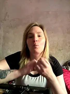 Andrea h15 online show from October 2025 02:03:02 PM
