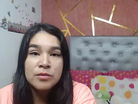 Snapshot of camilahot10 chatting on October 2025 12:04:02 PM camilahot10 online show from October 2025 12:04:02 PM