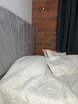 valentina herrrera online show from October 2025 03:38:01 AM