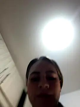 valentina herrrera online show from November 2025 03:07:01 AM