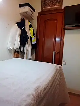 juliatoo online show from April 2026 10:05:01 PM