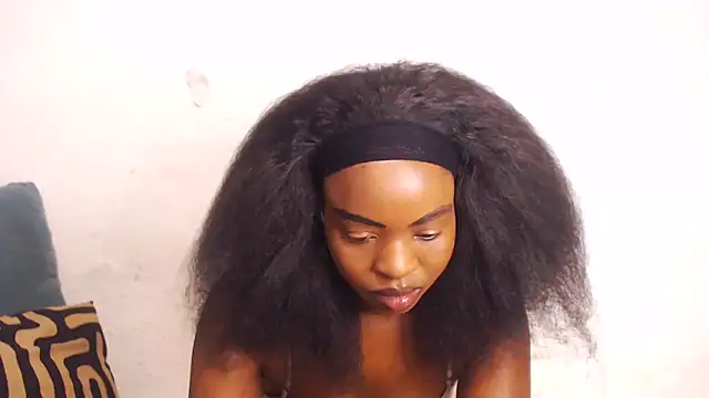 Snapshot of TallEbonyBabe chatting on February 2026 04:33:02 AM TallEbonyBabe online show from February 2026 04:33:02 AM