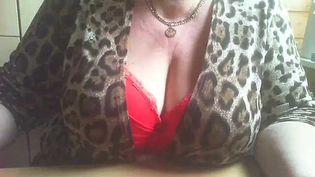 Snapshot of zaubermaeuschen66 chatting on February 2026 01:07:02 PM zaubermaeuschen66 online show from February 2026 01:07:02 PM