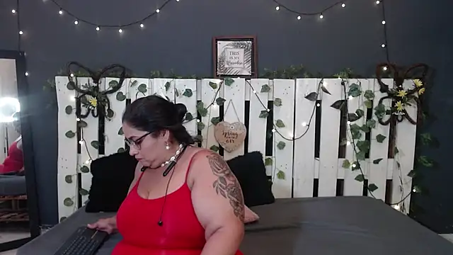 CANDY  STRONG online show from October 2025 01:11:02 PM
