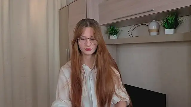 RachelColli online show from November 2025 01:48:01 PM