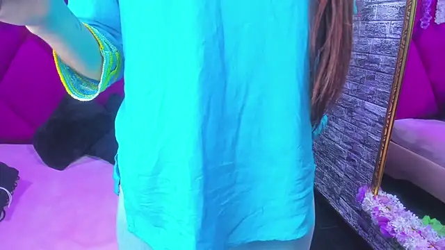 MariamGray1 online show from December 2025 09:08:02 PM