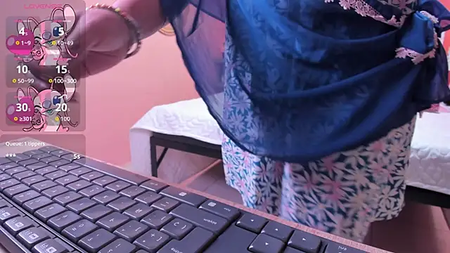 Iniya Parul online show from October 2025 01:45:01 PM