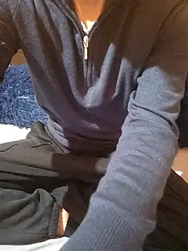 esmermoon online show from February 2026 11:00:02 PM