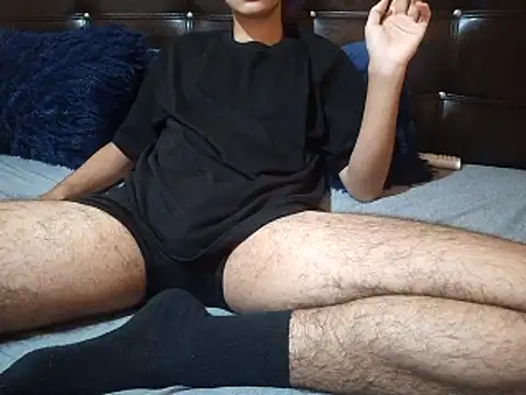 esmermoon online show from February 2026 11:47:01 PM