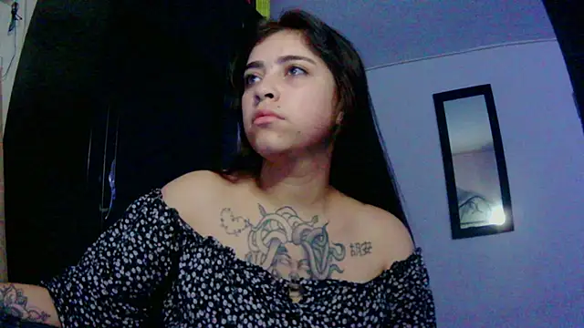 Snapshot of adri_gomez1 chatting on November 2025 07:29:02 AM adri gomez1 online show from November 2025 07:29:02 AM