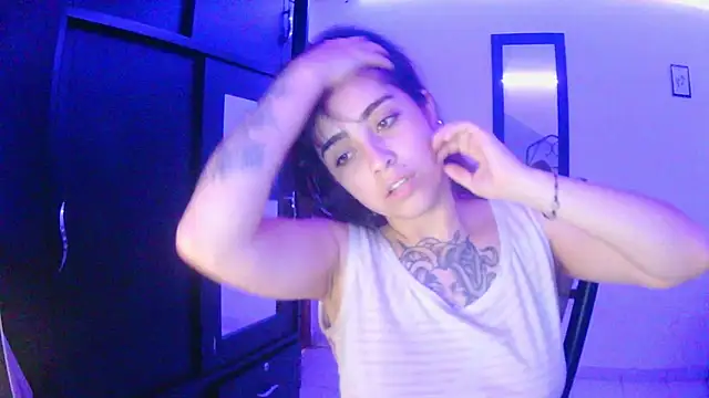 Snapshot of adri_gomez1 chatting on December 2025 02:49:02 PM adri gomez1 online show from December 2025 02:49:02 PM