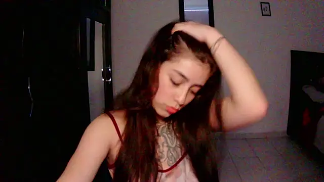 Snapshot of adri_gomez1 chatting on November 2025 03:01:02 AM adri gomez1 online show from November 2025 03:01:02 AM