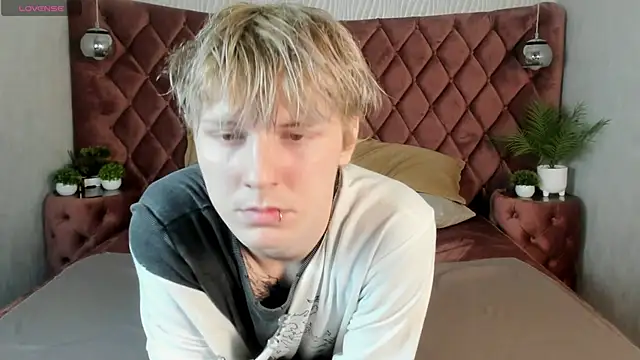 KevinMilky online show from October 2025 02:36:01 PM