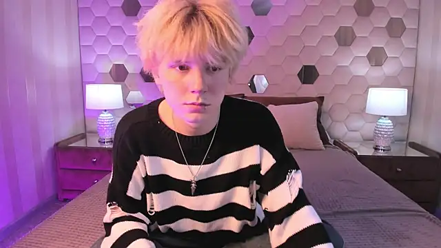 KevinMilky online show from November 2025 08:24:02 PM