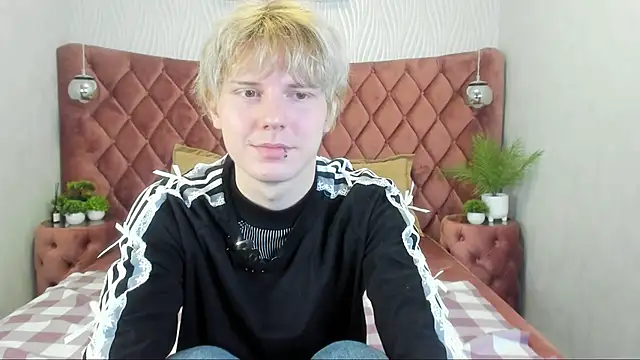 KevinMilky online show from October 2025 03:11:02 PM