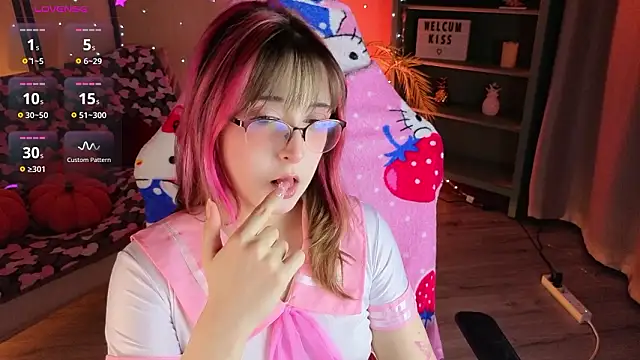 Soffi Toffi online show from March 2026 01:28:01 PM